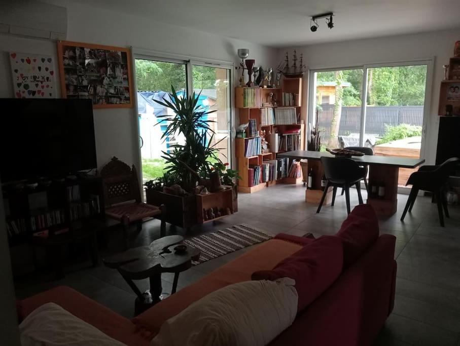 Maison 70M2 Calme Vue Sur Foret 살레 외부 사진